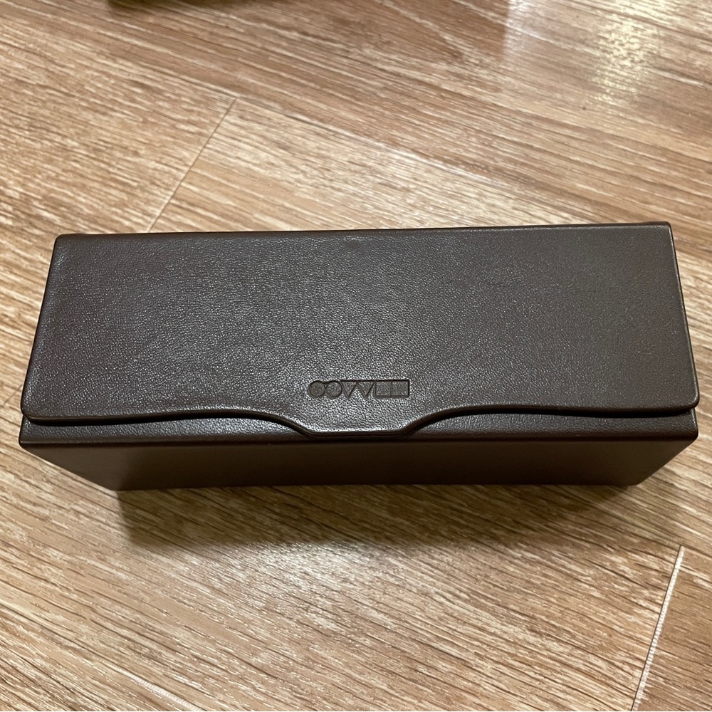 Oliver Peoples genuine leather two frame case